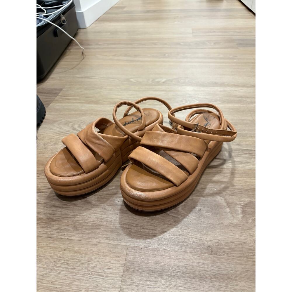 Free people platform sandal